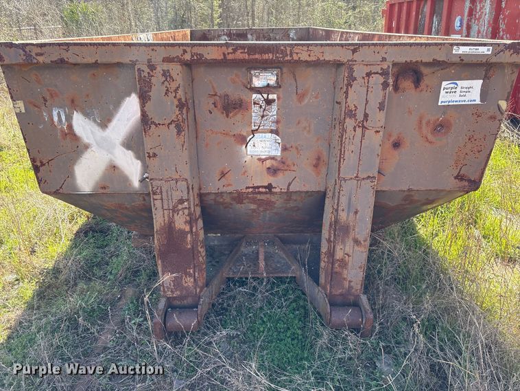 image for item EU7389 Wastequip roll-off dumpster