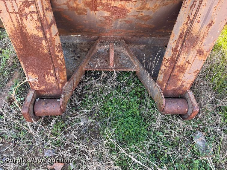 image for item EU7389 Wastequip roll-off dumpster