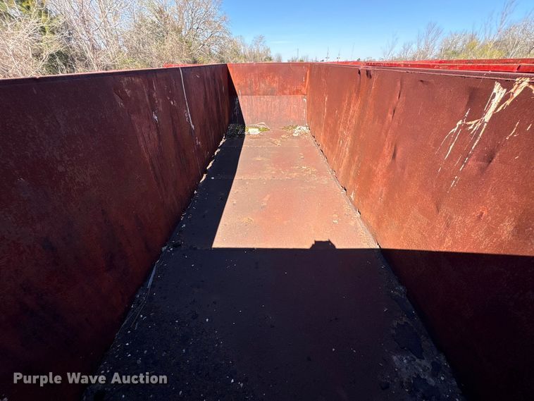 image for item EU7391 Roll-off dumpster