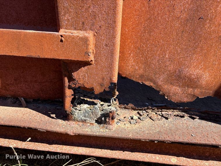 image for item EU7391 Roll-off dumpster