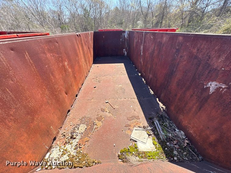 image for item EU7391 Roll-off dumpster