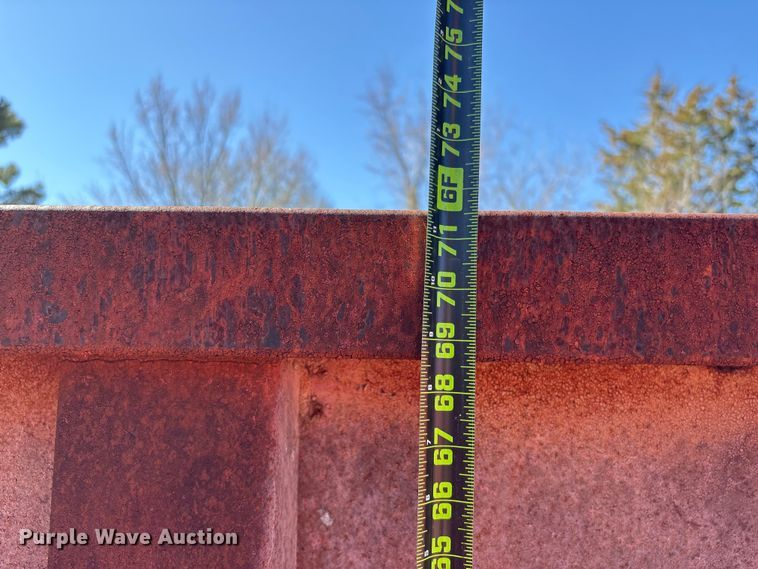 image for item EU7391 Roll-off dumpster