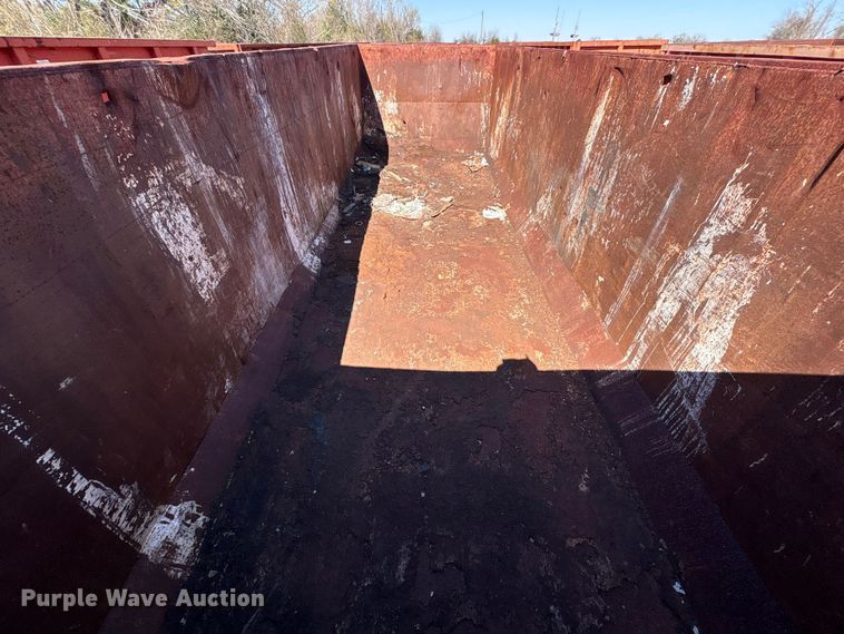 image for item EU7394 Roll-off dumpster