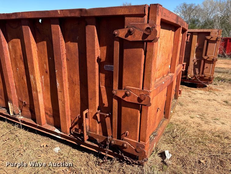 image for item EU7394 Roll-off dumpster