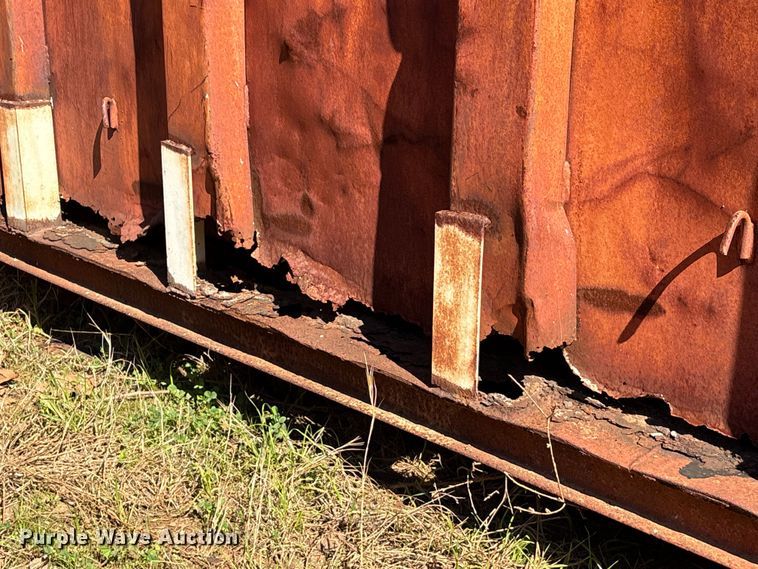 image for item EU7394 Roll-off dumpster