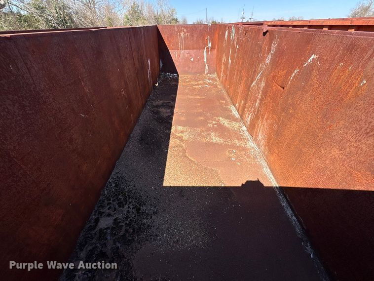 image for item EU7395 Roll-off dumpster