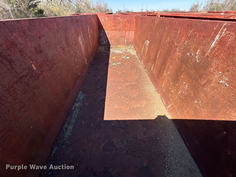 image for item EU7398 Roll-off dumpster