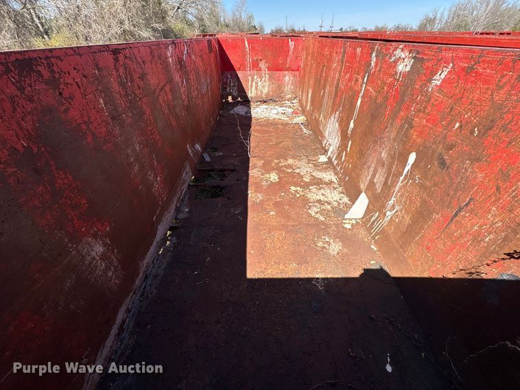 image for item EU7399 Roll-off dumpster