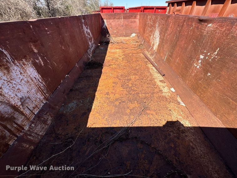 image for item EU7400 Roll-off dumpster