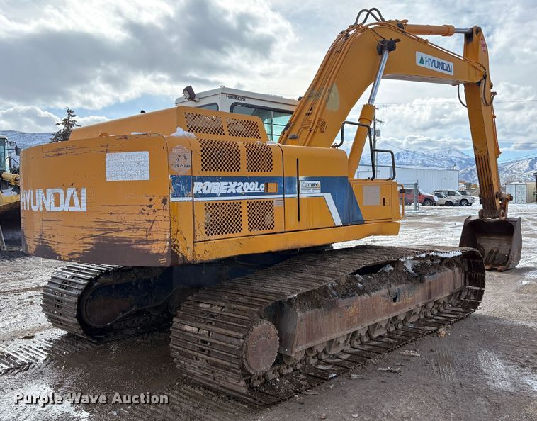 image for item EU8592 1991 Hyundai R200LC excavator