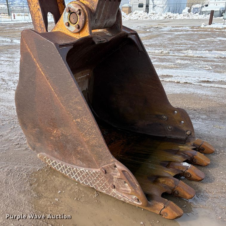 image for item EU8592 1991 Hyundai R200LC excavator