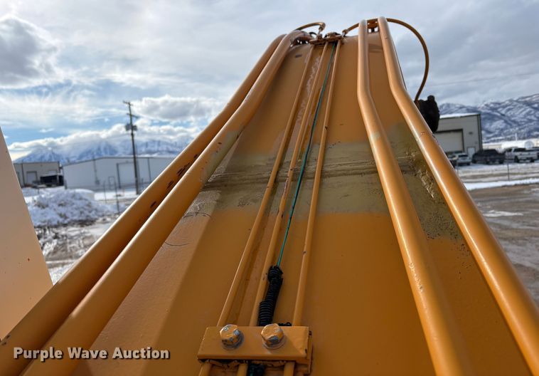 image for item EU8592 1991 Hyundai R200LC excavator