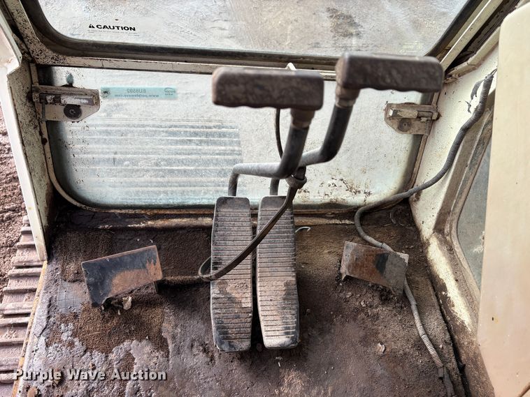 image for item EU8592 1991 Hyundai R200LC excavator