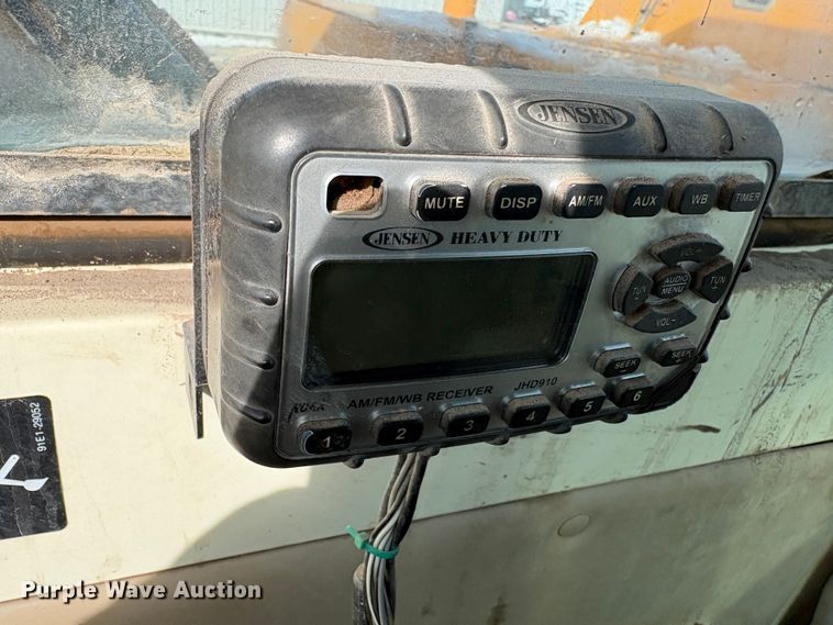 image for item EU8592 1991 Hyundai R200LC excavator