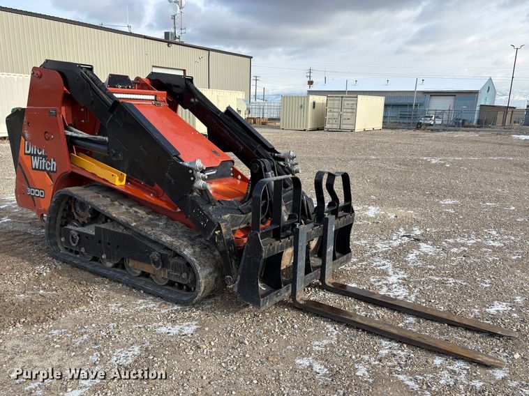 image for item EU8594 2021 Ditch Witch SK3000 compact utility loader