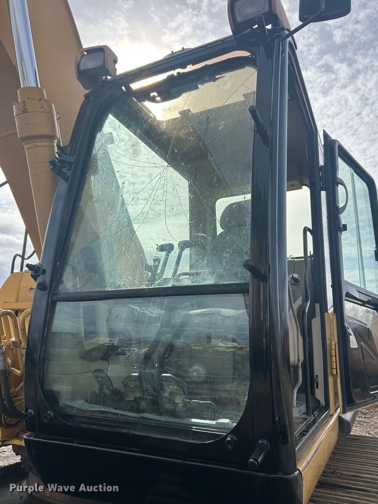 image for item EU8595 2006 Caterpillar 320C L excavator