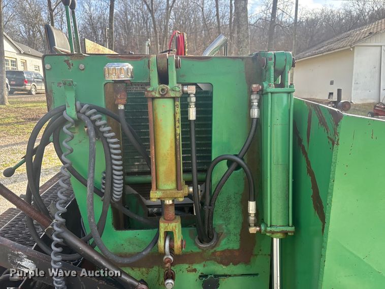 image for item EV2742 1998 Neal HP-9500 paver