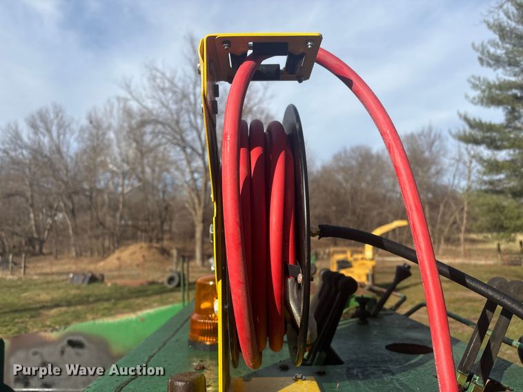 image for item EV2742 1998 Neal HP-9500 paver