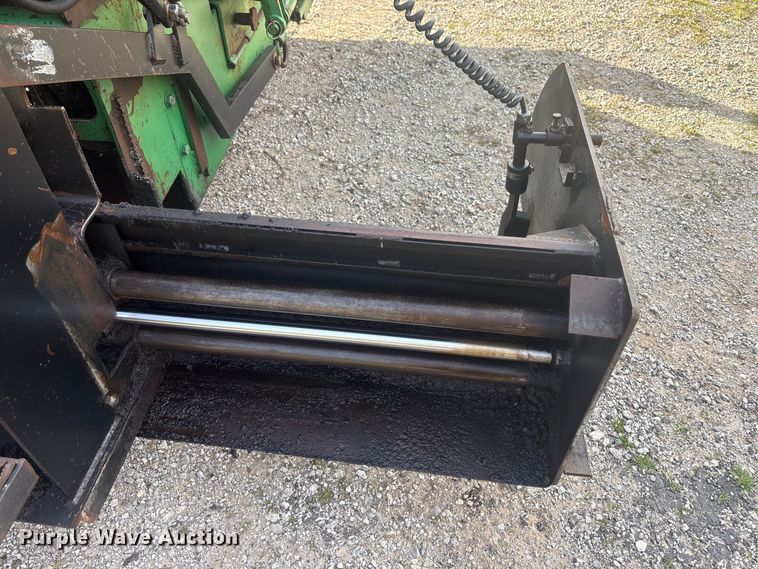 image for item EV2742 1998 Neal HP-9500 paver