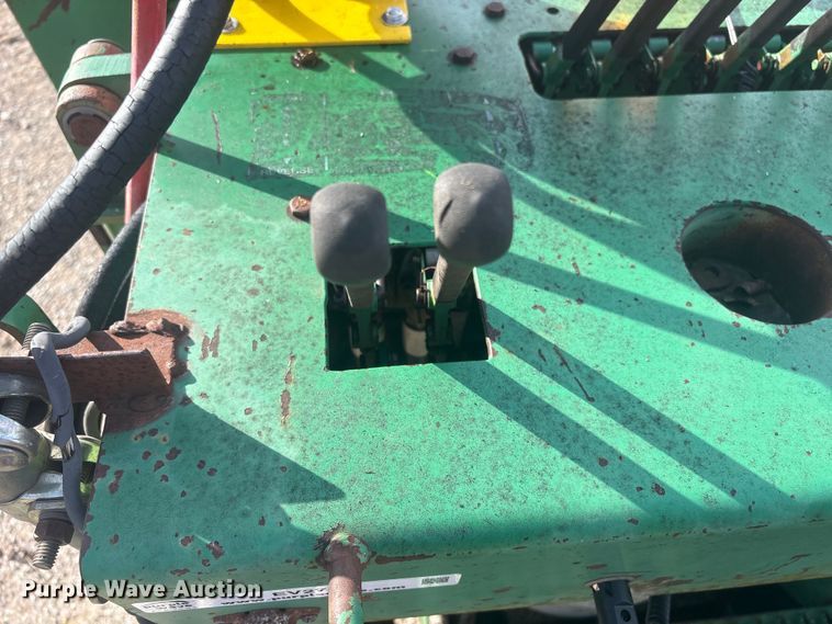 image for item EV2742 1998 Neal HP-9500 paver