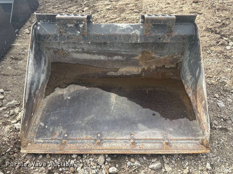 image for item EV2798 Bobcat skid steer bucket