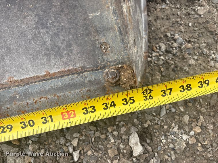 image for item EV2798 Bobcat skid steer bucket