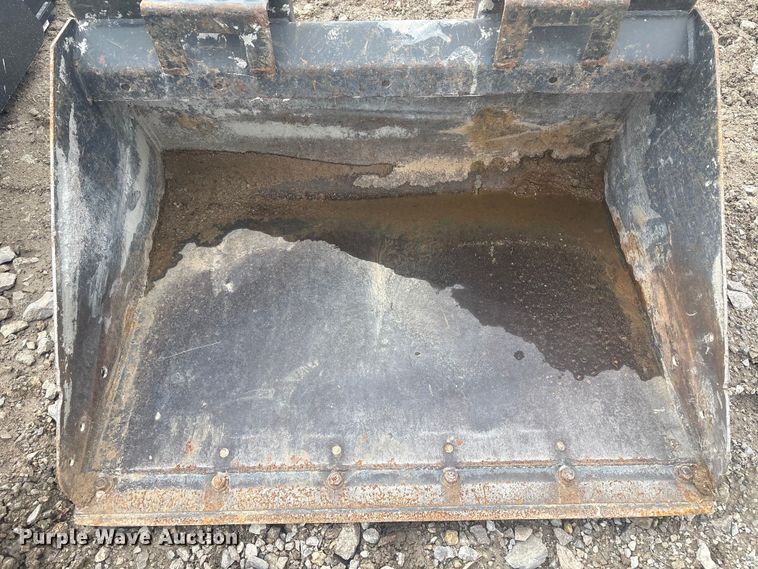 image for item EV2798 Bobcat skid steer bucket