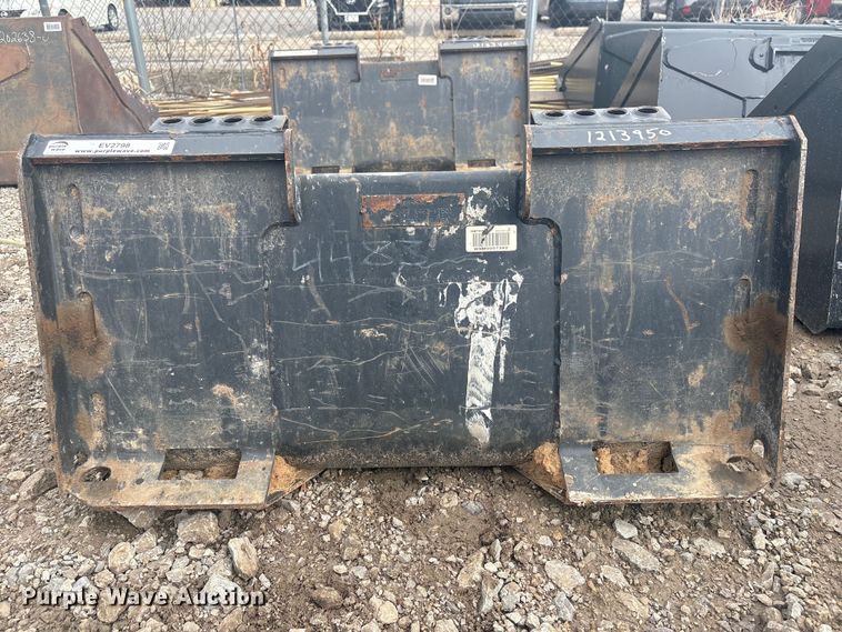 image for item EV2798 Bobcat skid steer bucket