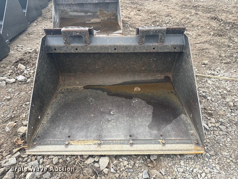 image for item EV2799 Skid steer bucket