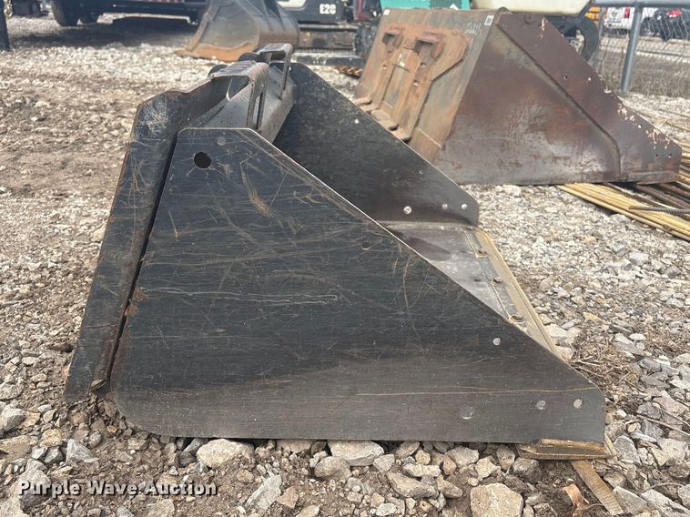 image for item EV2799 Skid steer bucket