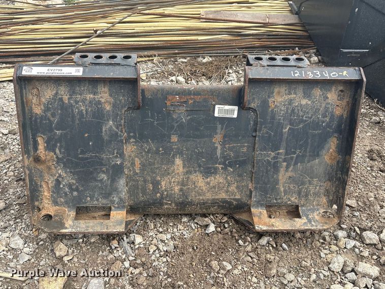image for item EV2799 Skid steer bucket