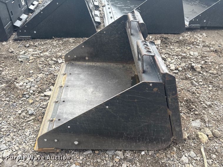 image for item EV2799 Skid steer bucket