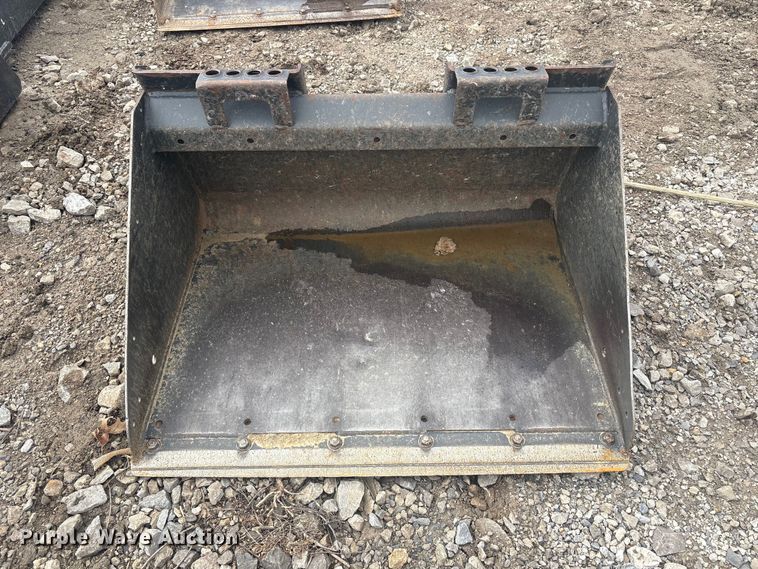 image for item EV2799 Skid steer bucket