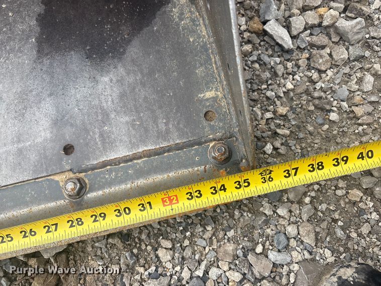 image for item EV2799 Skid steer bucket