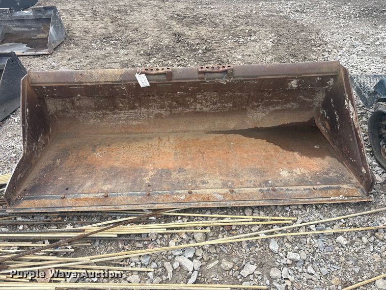 image for item EV2800 Skid steer bucket