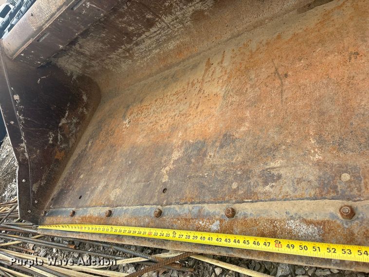 image for item EV2800 Skid steer bucket