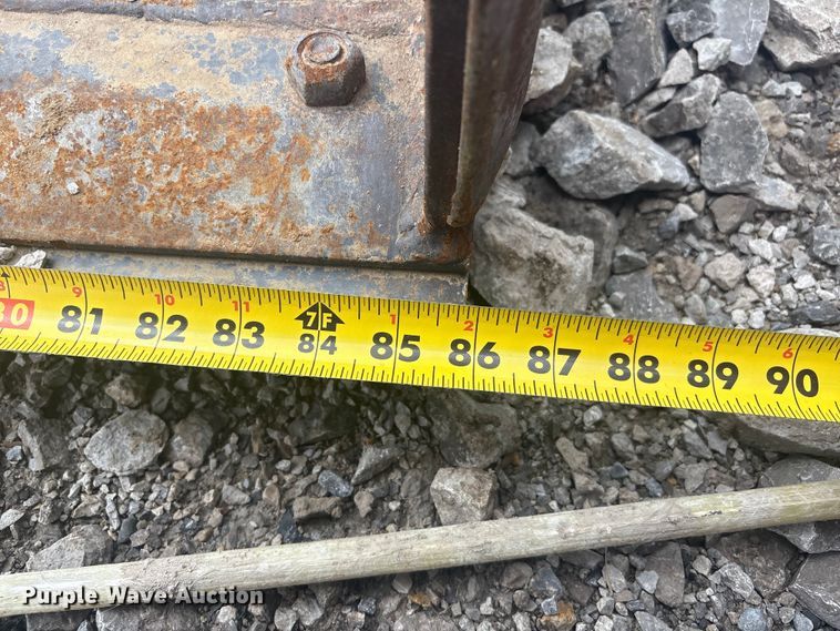 image for item EV2800 Skid steer bucket