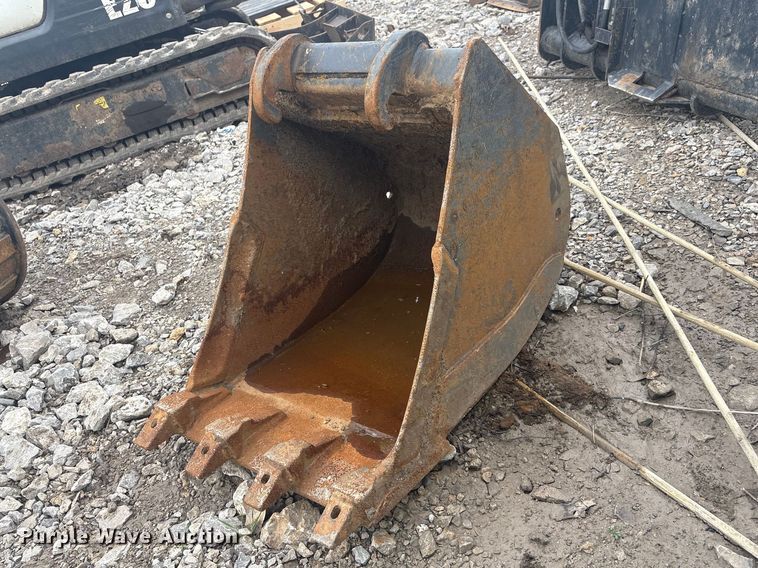 image for item EV2802 Bobcat MX4T bucket