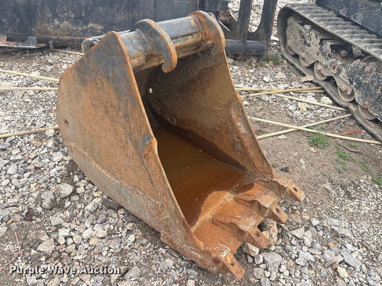 image for item EV2802 Bobcat MX4T bucket