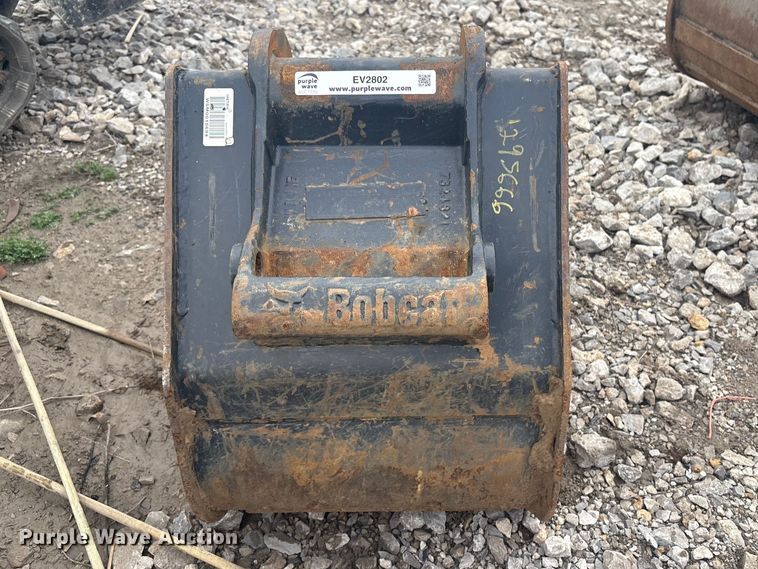 image for item EV2802 Bobcat MX4T bucket