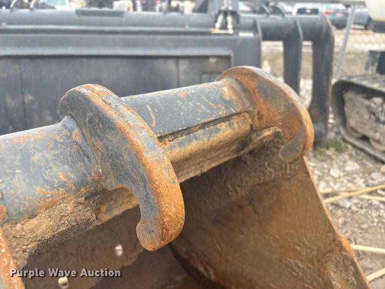 image for item EV2802 Bobcat MX4T bucket