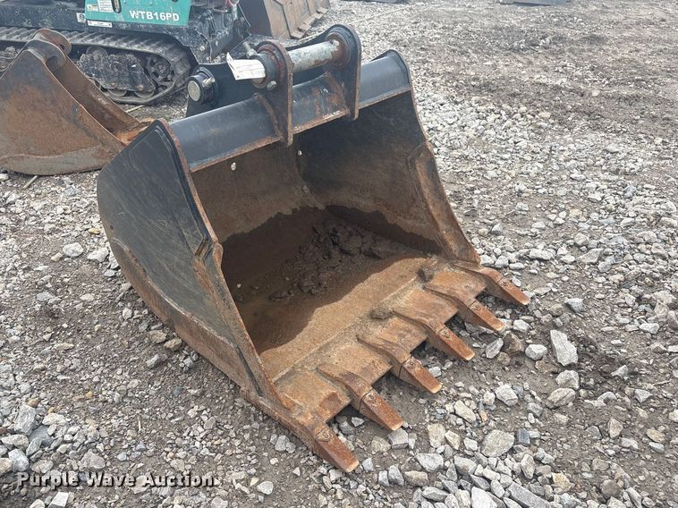 image for item EV2803 Bobcat MX4T bucket