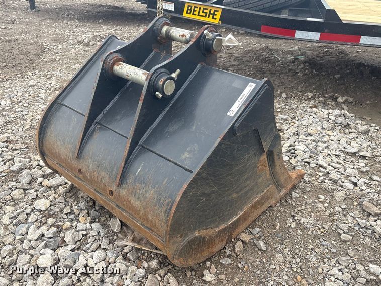 image for item EV2803 Bobcat MX4T bucket