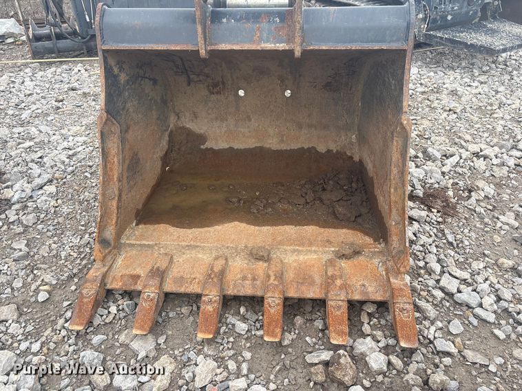 image for item EV2803 Bobcat MX4T bucket