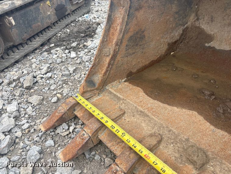 image for item EV2803 Bobcat MX4T bucket