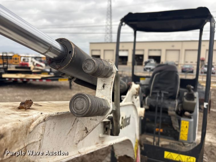 image for item EV2804 2015 Bobcat E20 mini excavator