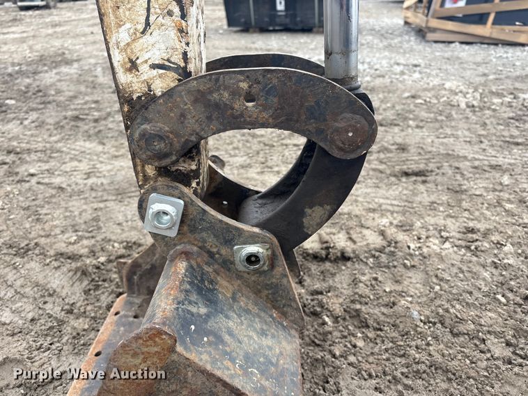 image for item EV2804 2015 Bobcat E20 mini excavator