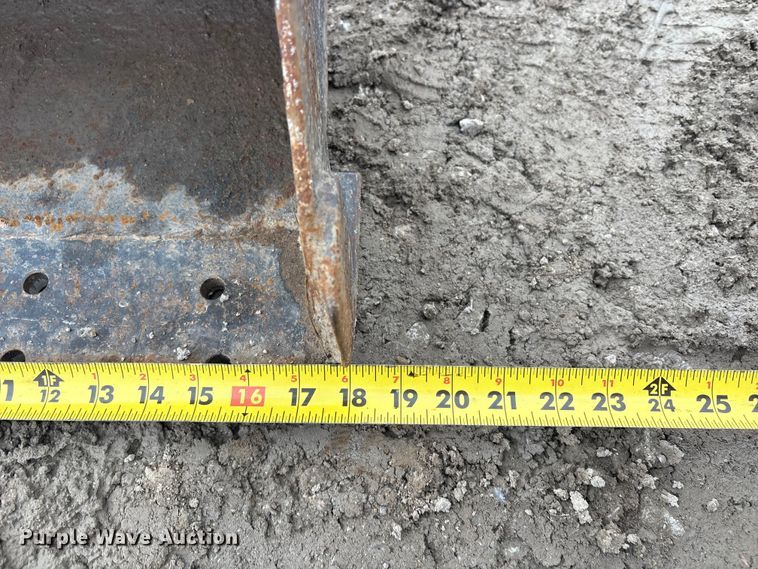 image for item EV2804 2015 Bobcat E20 mini excavator