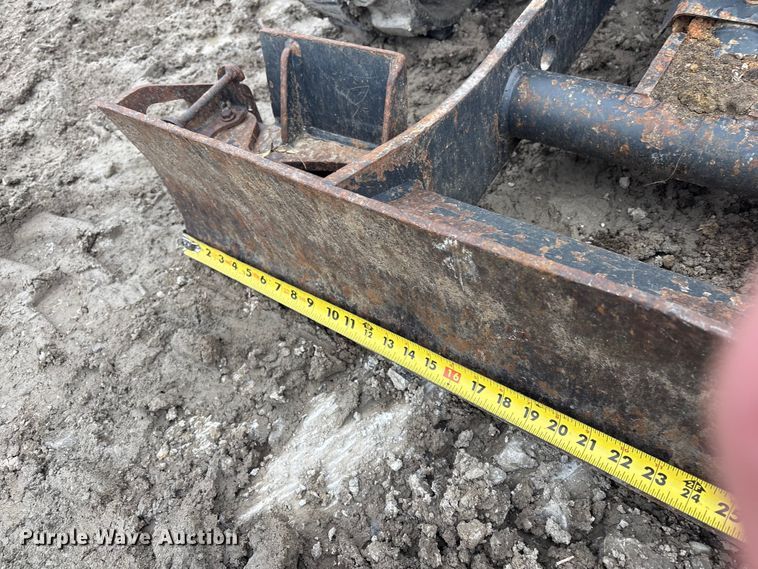 image for item EV2804 2015 Bobcat E20 mini excavator