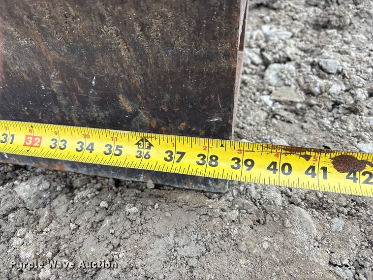 image for item EV2804 2015 Bobcat E20 mini excavator